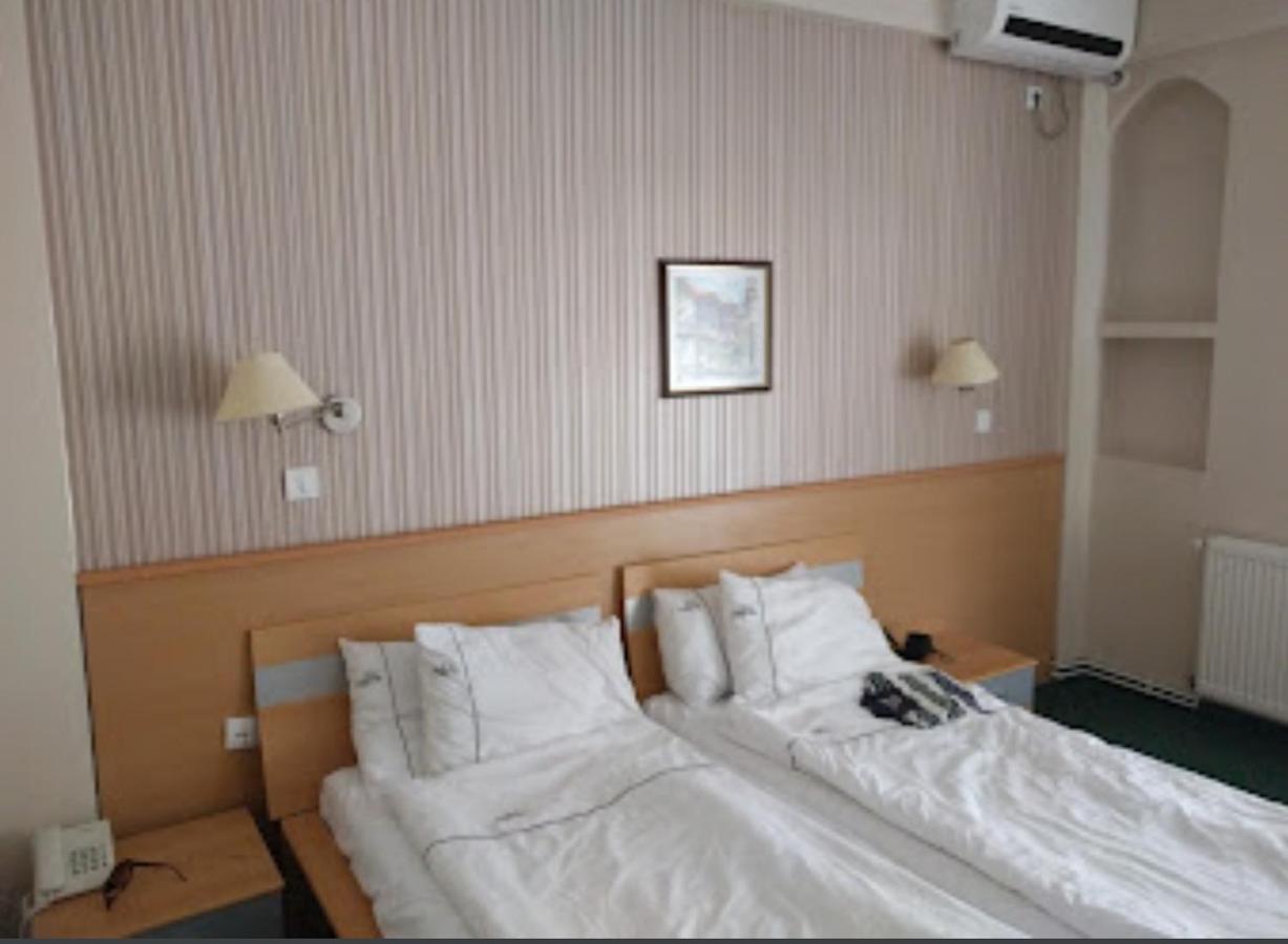 Hotel Bluebell オフリド エクステリア 写真