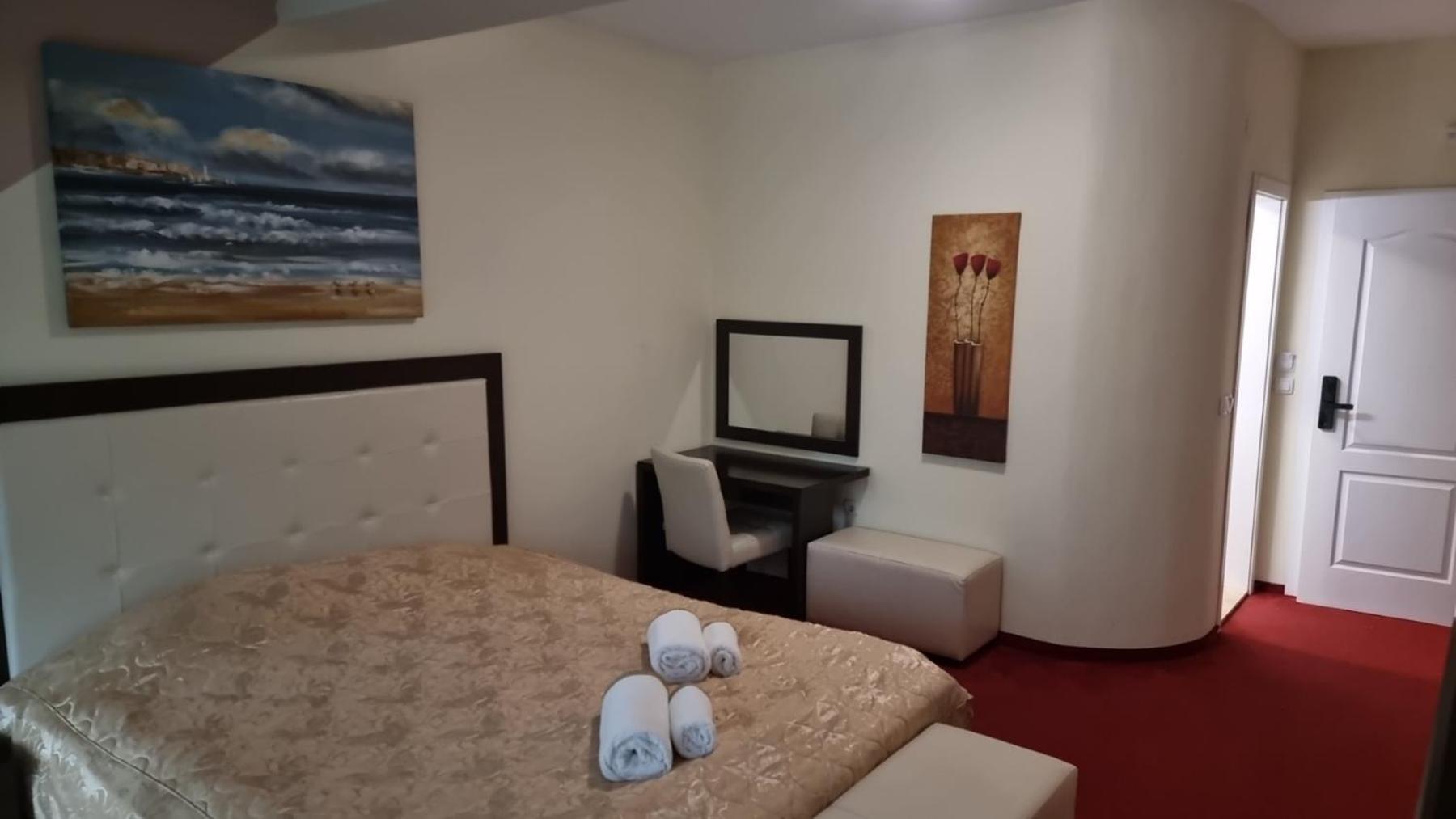 Hotel Bluebell オフリド エクステリア 写真